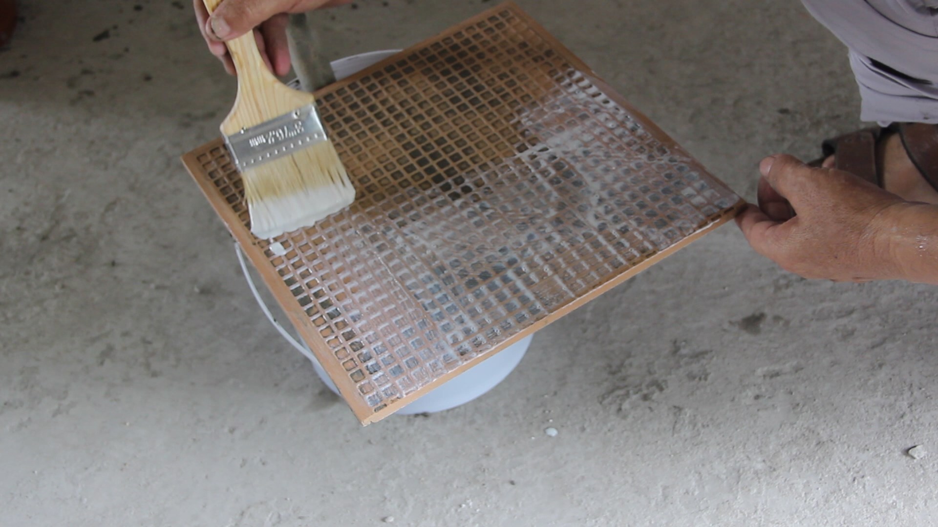 瓷磚-背膠1.jpg 瓷磚-背膠1.jpg