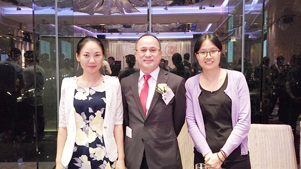 青龍代表與香港混凝土維修及防水香港協會領導合影 香港防水