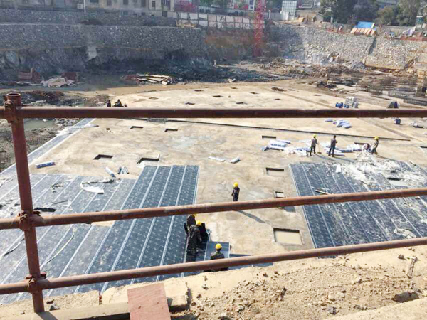 北海世紀城正在進行PCM卷材施工 北海防水